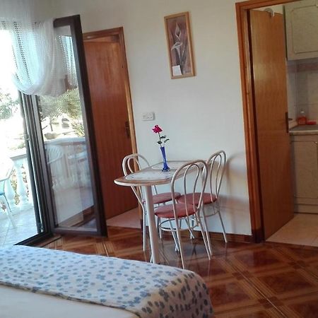 Apartment Mirjana ビビニェ エクステリア 写真